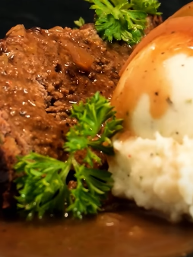 Classic Southern Meatloaf Recipe: Hearty and Flavorful Onion Gravy Edition
