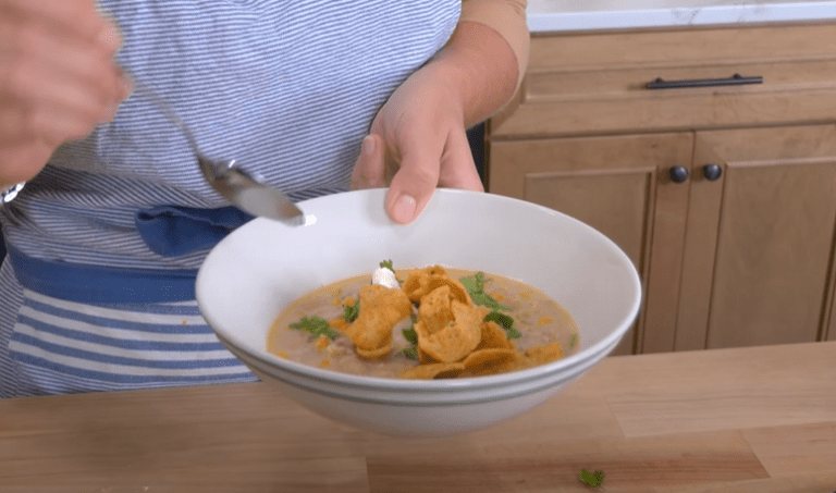 white chicken chili pot pie