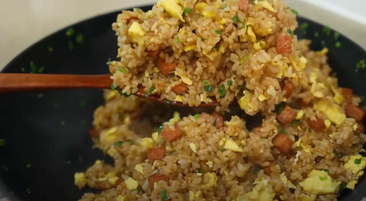 10 Minute Easy Fried Rice That Will Change Your LIFE